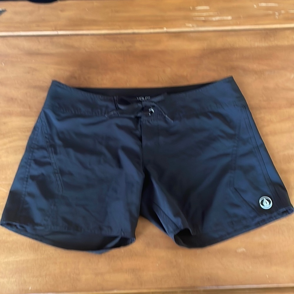 VOLCOM Board Shorts Size 9